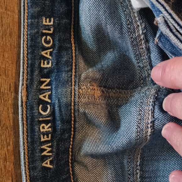 American Eagle Distressed Jeans ❤️❤️❤️ - Picture 2 of 7